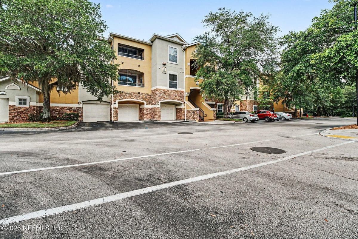 8539 GATE Parkway W 633, Jacksonville, FL 32216, Jacksonville, FL - photo 2