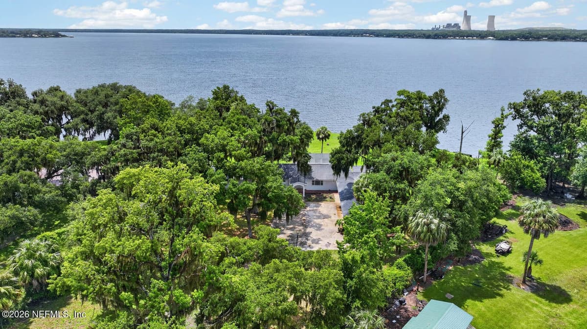 157 W GRANDVIEW Drive, East Palatka, FL 32131, East Palatka, FL - photo 3