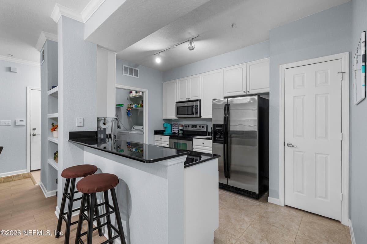 8539 GATE Parkway W 1436, Jacksonville, FL 32216, Jacksonville, FL - photo 3