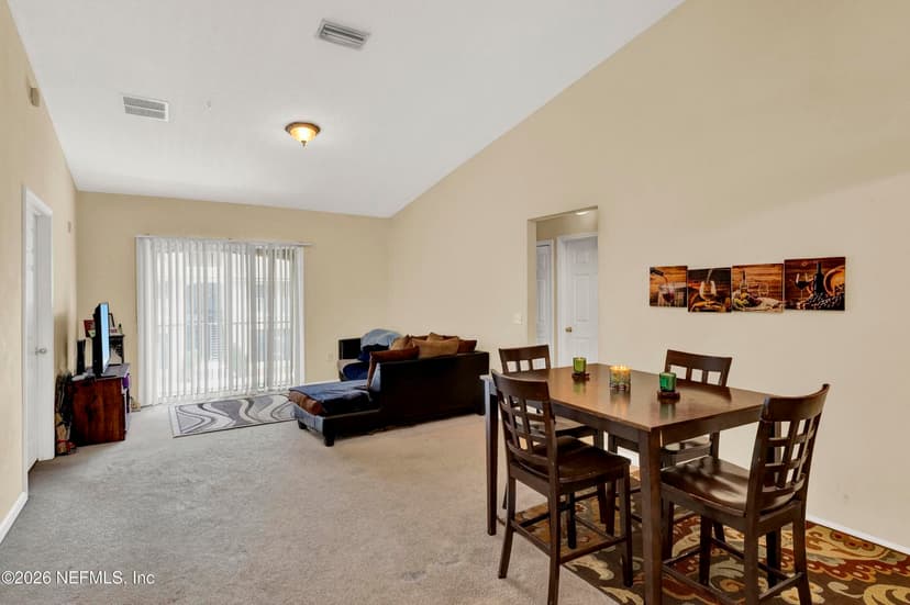 6111 MAGGIES Circle 115, Jacksonville, FL 32244